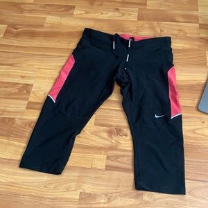 Nike dri fit cropped pants